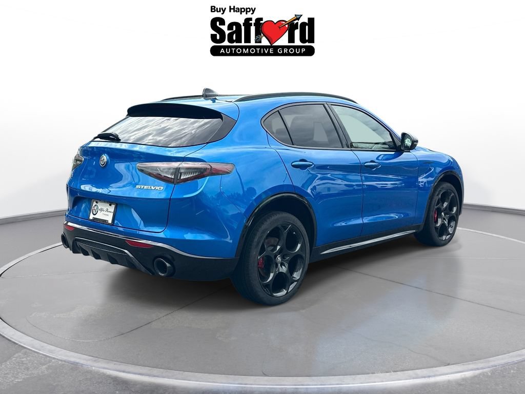 Used 2024 Alfa Romeo Stelvio AWD image 9