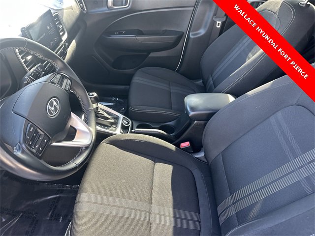 Used 2023 Hyundai Venue SEL image 19