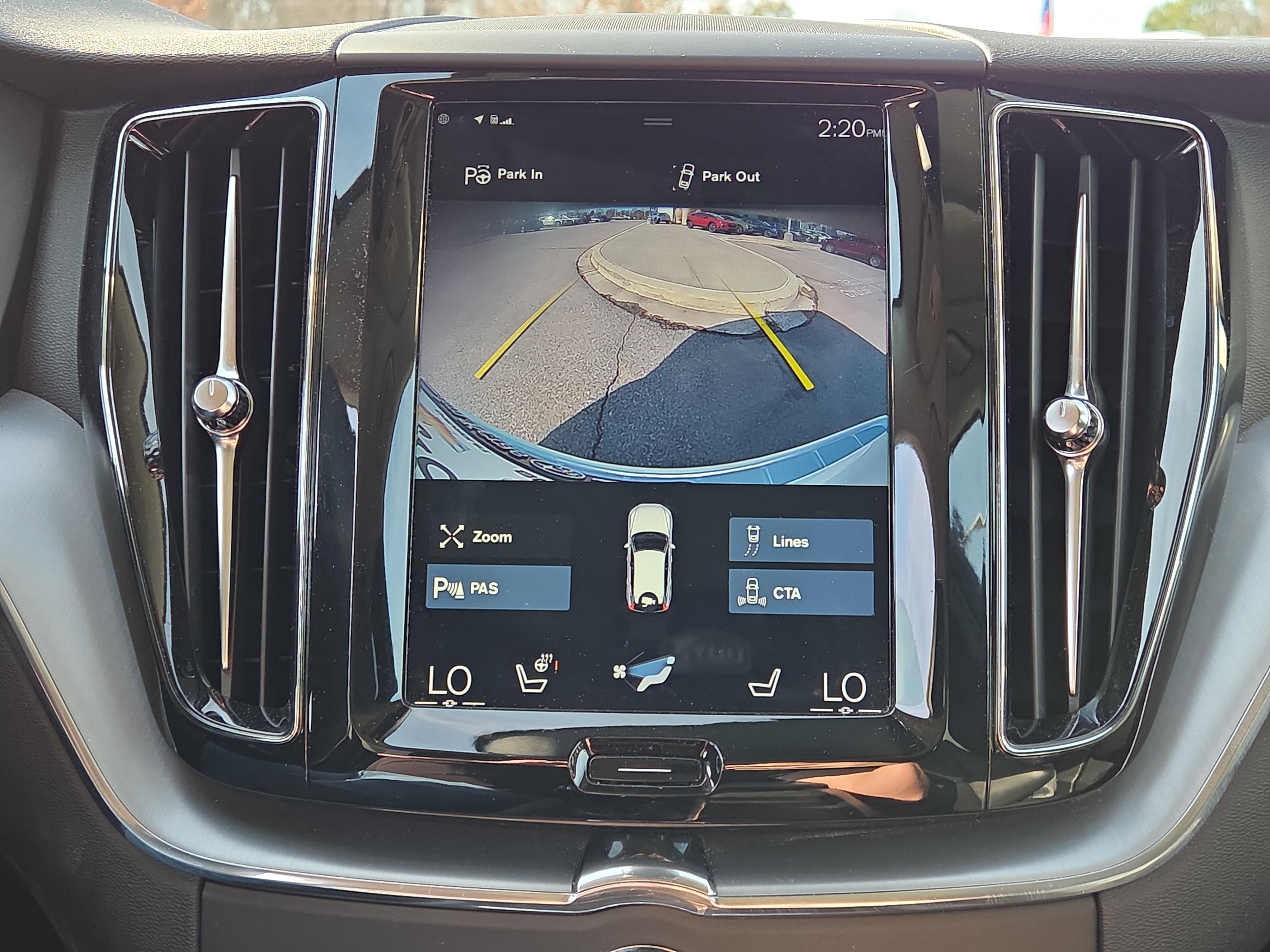 Used 2018 Volvo XC60 T5 Momentum w/ Convenience Package image 23