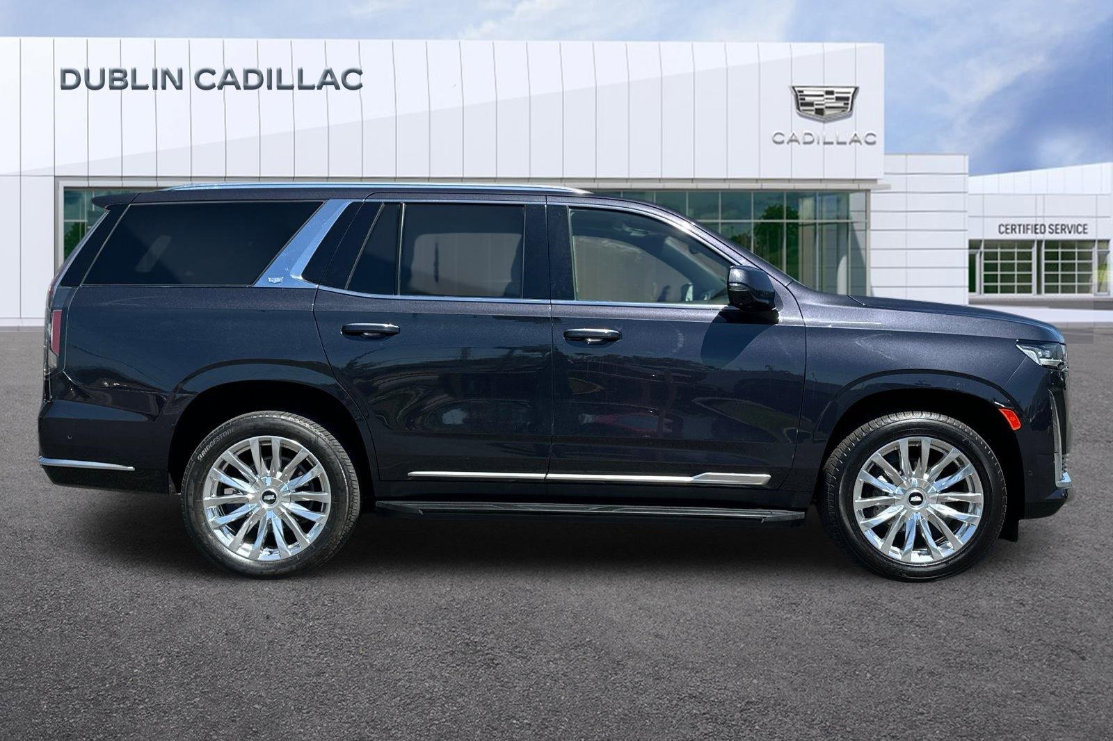 Certified 2023 Cadillac Escalade Premium Luxury w/ Performance Package image 3