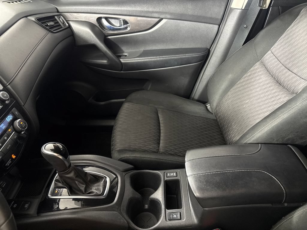 Used 2019 Nissan Rogue SV w/ Premium Package FWD image 20