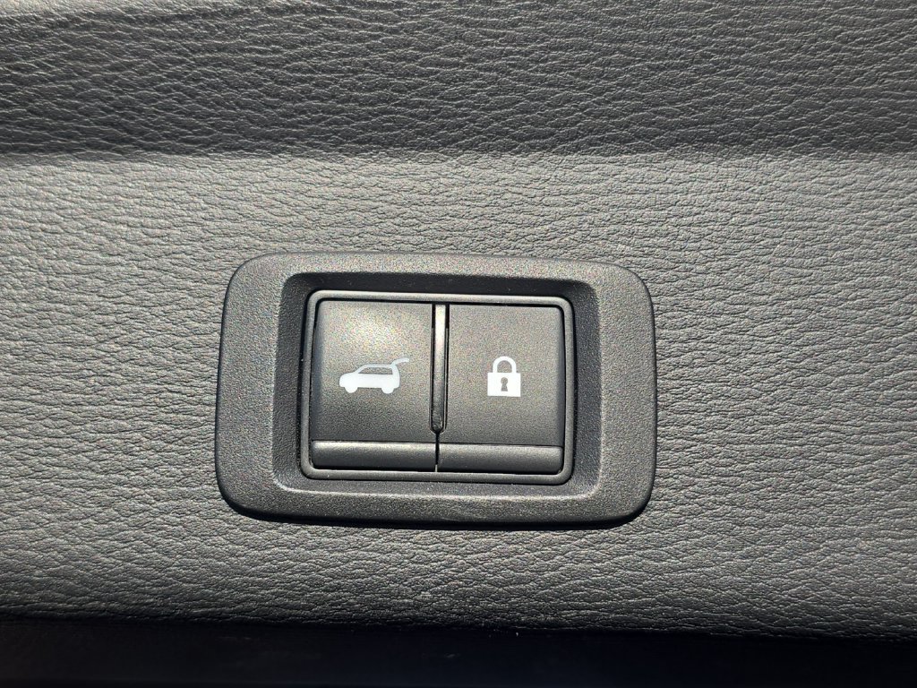 Used 2024 Mitsubishi Outlander SEL AWD/4WD image 38