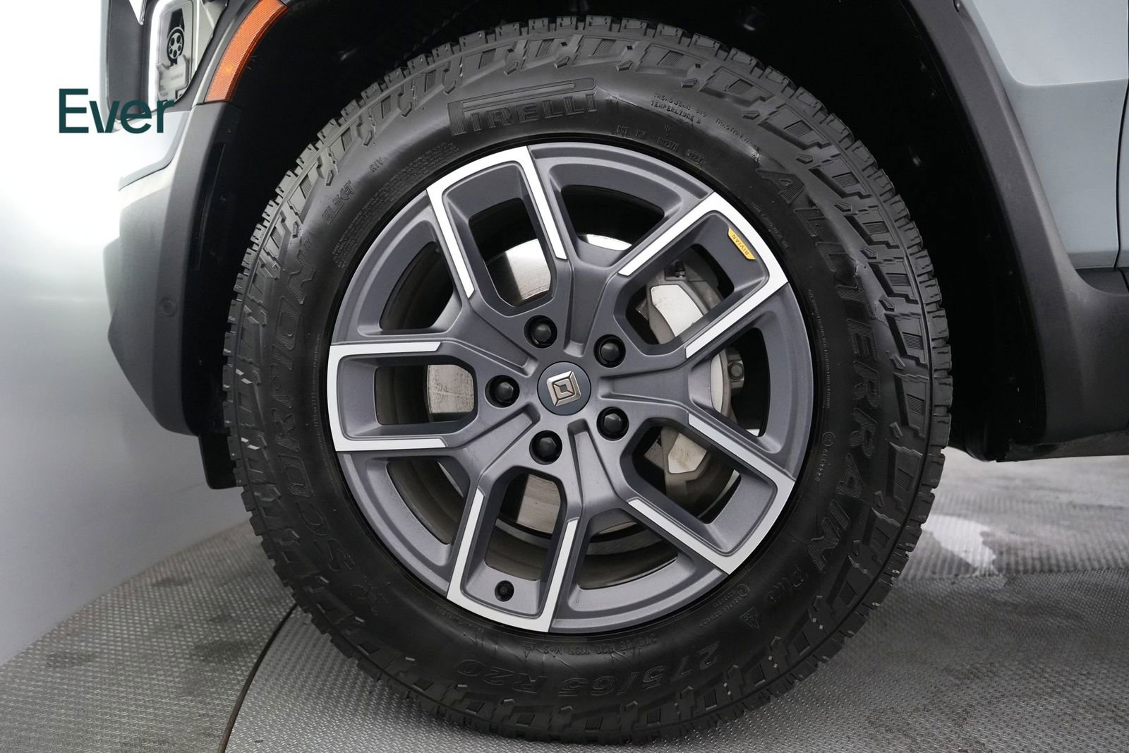 Used 2023 Rivian R1T Adventure image 19