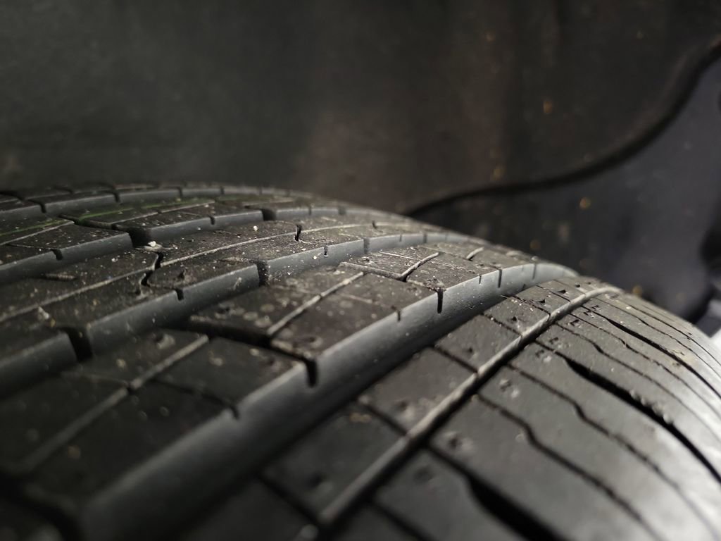 Used 2020 Toyota RAV4 LE image 11