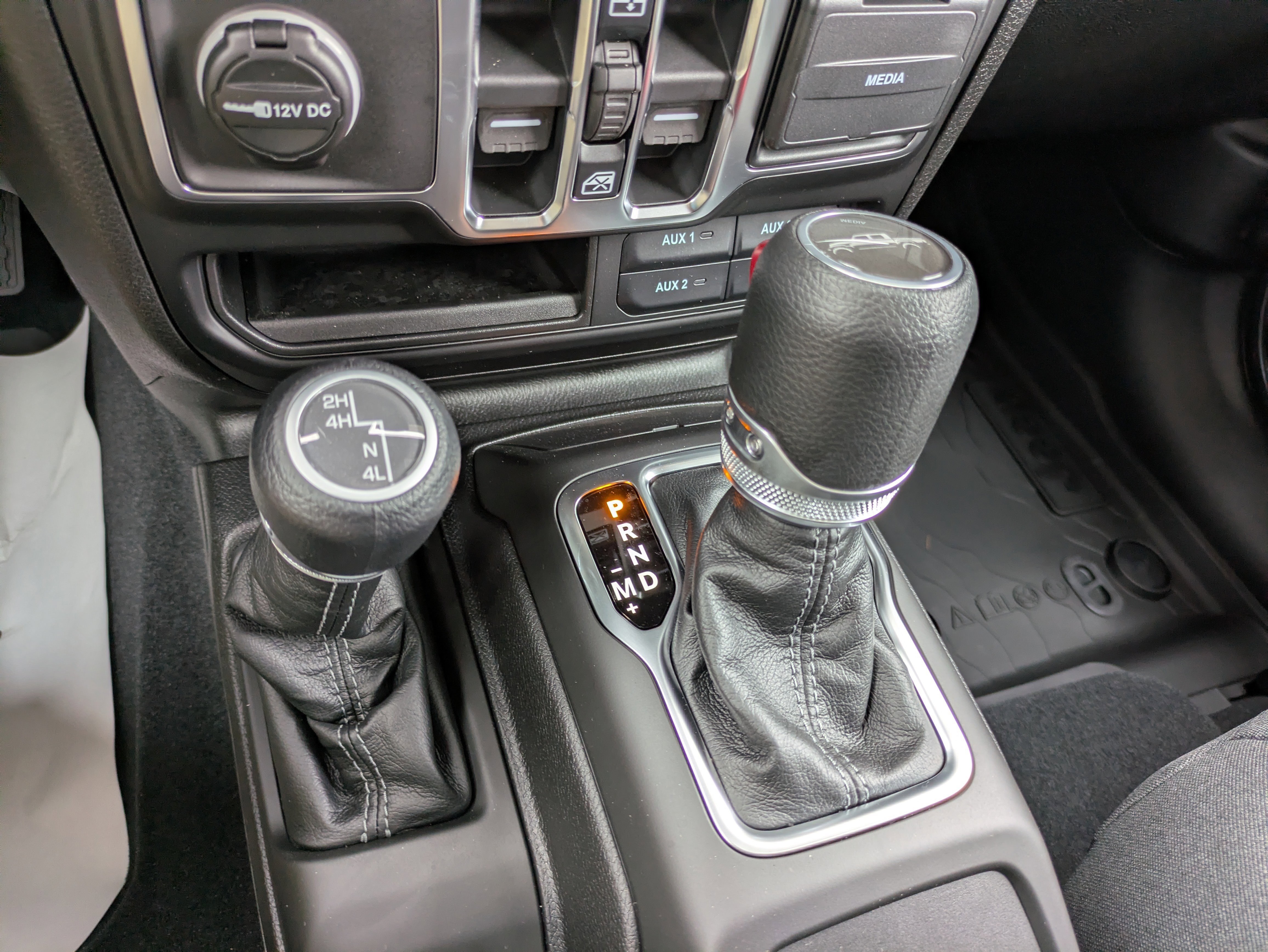 New 2026 Jeep Gladiator Sport AWD/4WD image 19