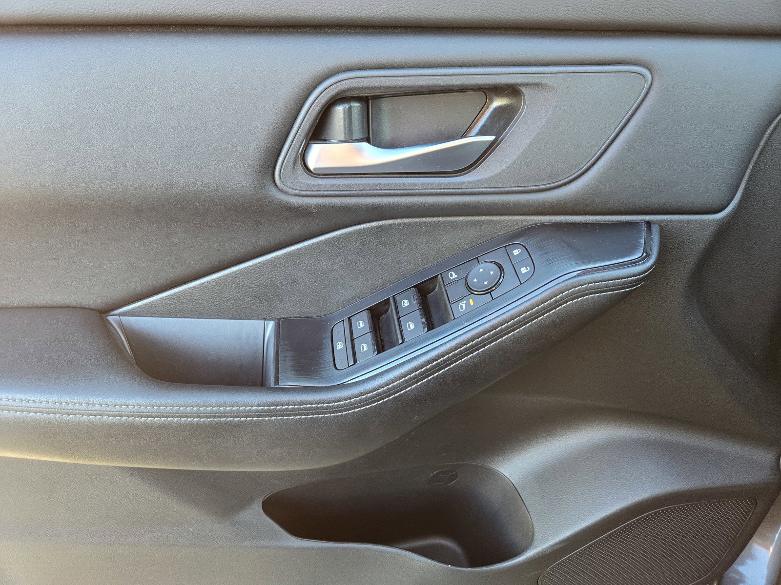 Certified 2025 Nissan Rogue SV AWD/4WD image 15