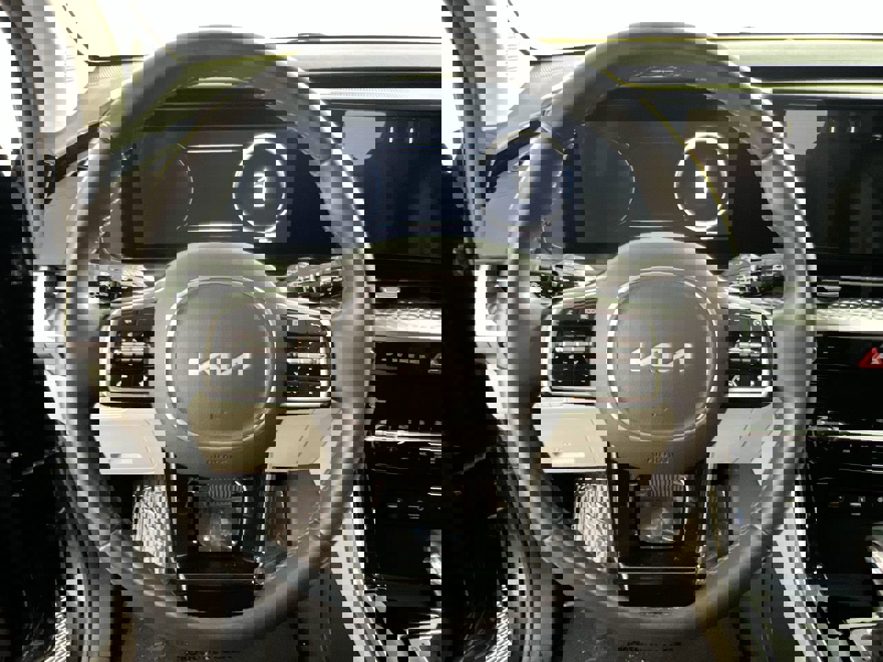 Certified 2024 Kia Carnival SX Prestige image 17