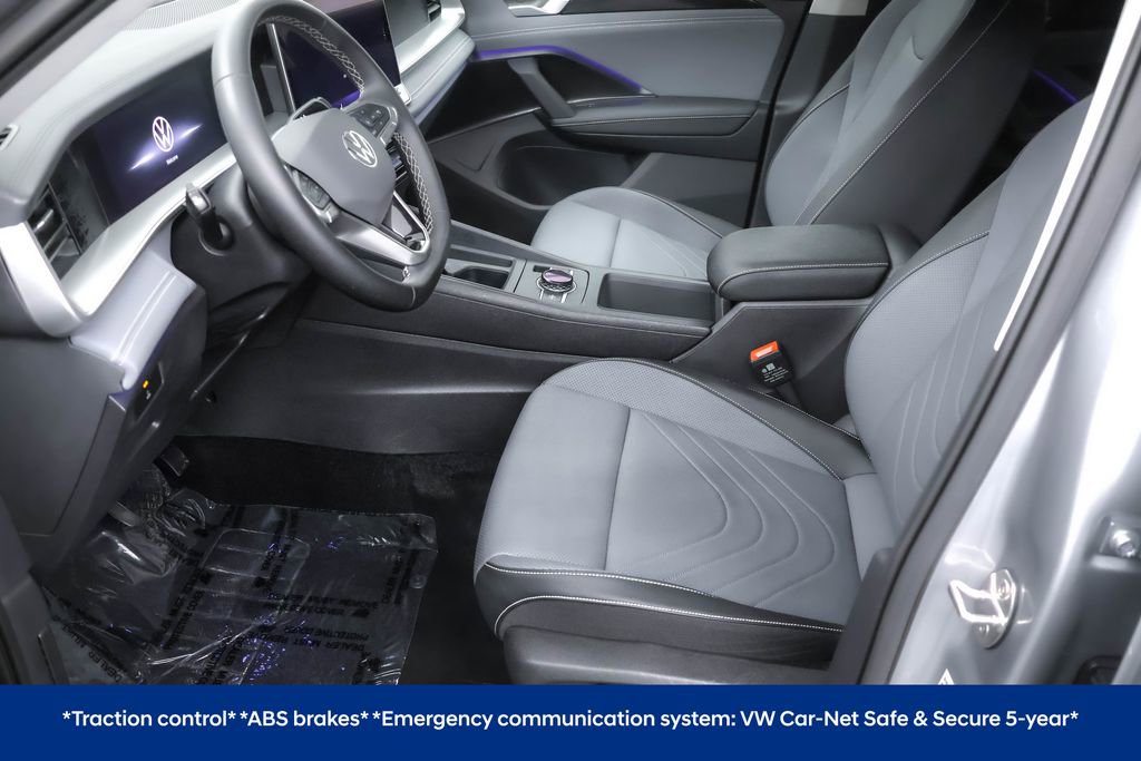 Used 2025 Volkswagen Tiguan SE image 5