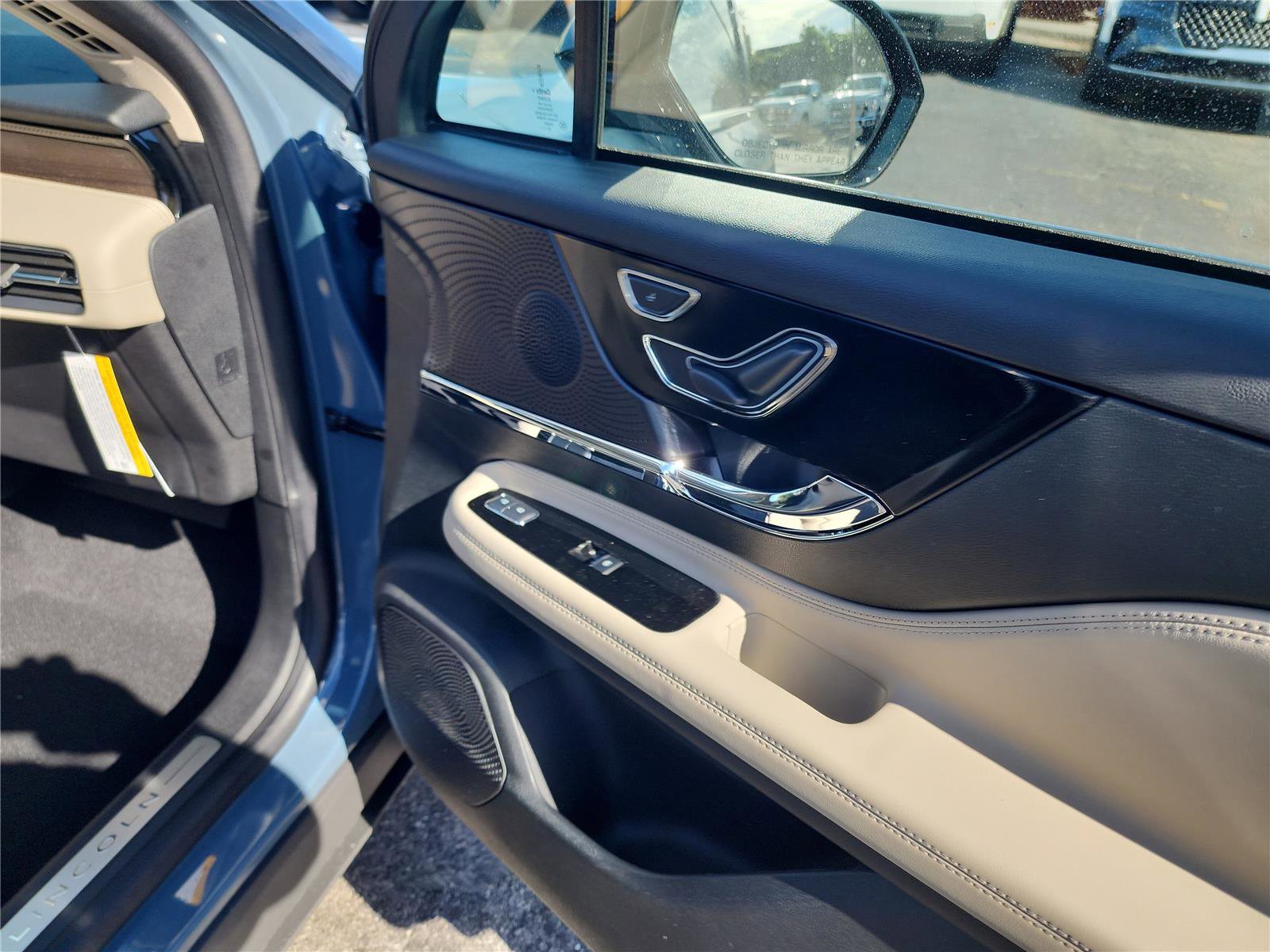 New 2026 Lincoln Corsair Reserve image 24