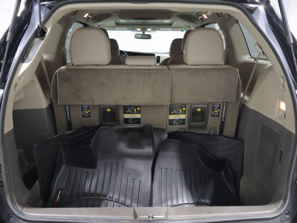 Used 2025 Hyundai Santa Fe Calligraphy AWD/4WD image 5