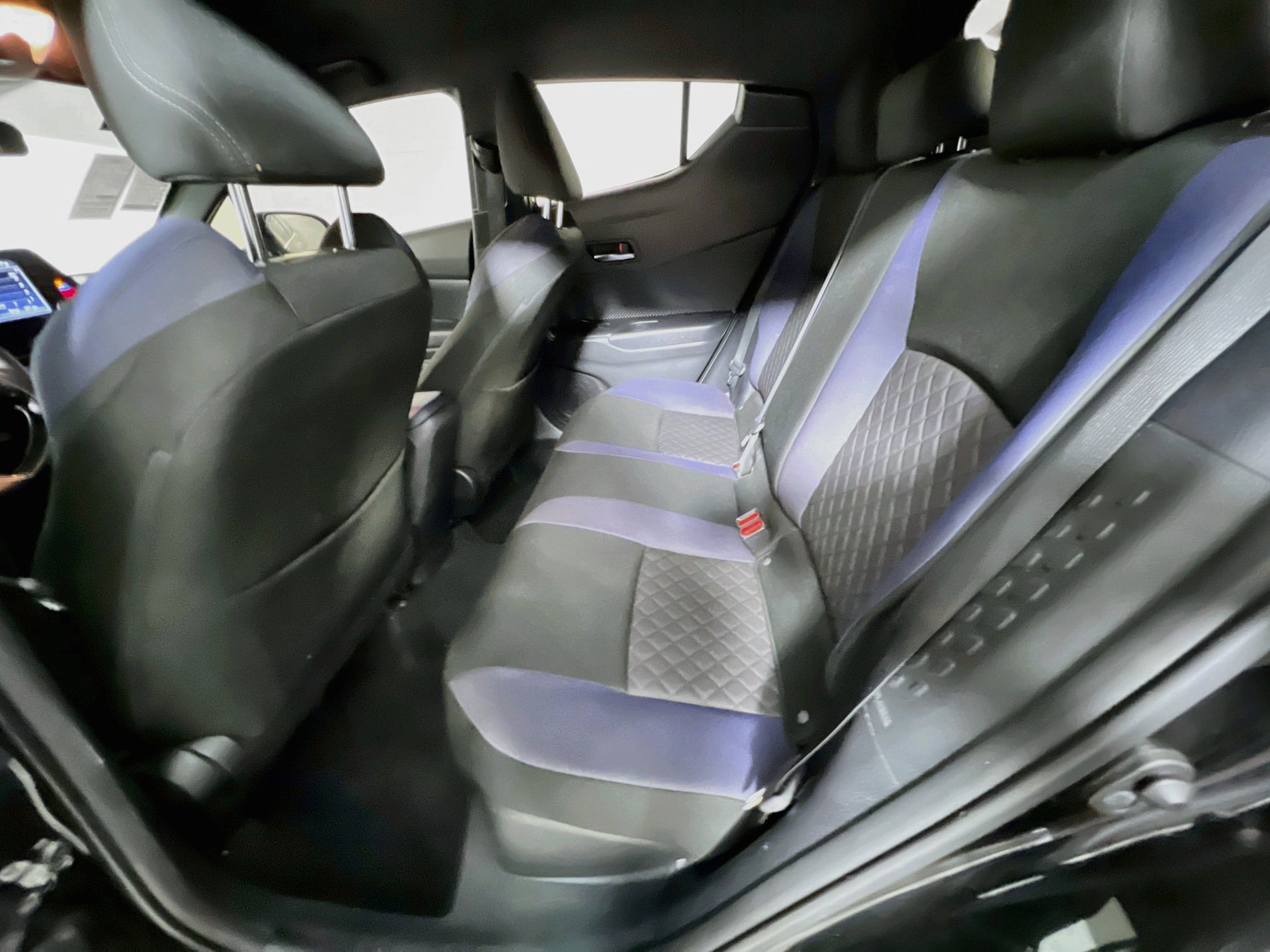 Used 2020 Toyota C-HR XLE FWD image 29