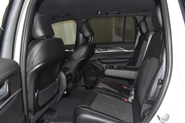 New 2026 Jeep Grand Cherokee Altitude image 26