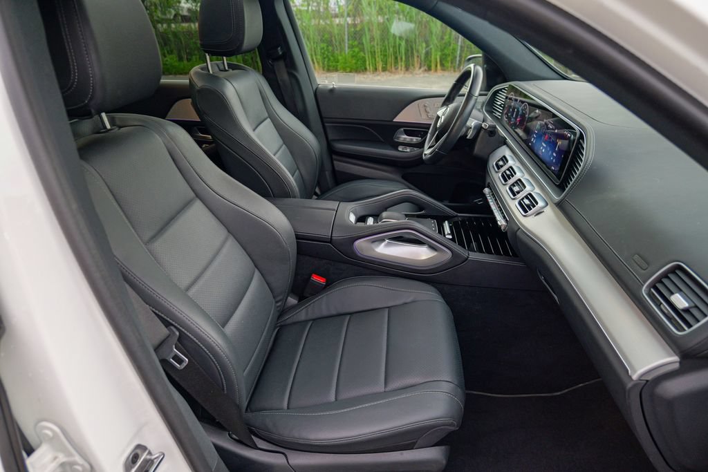 Used 2024 Mercedes-Benz GLS 450 4MATIC image 28