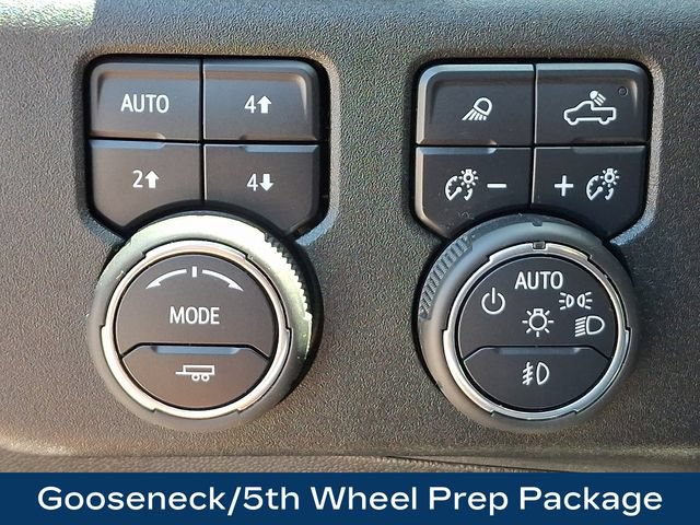 Used 2025 Chevrolet Silverado 2500 LTZ w/ LTZ Premium Package AWD/4WD image 9
