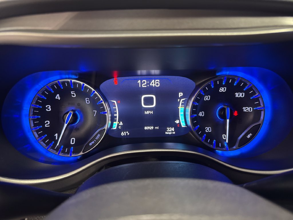 Used 2023 Chrysler Pacifica Touring-L FWD image 6