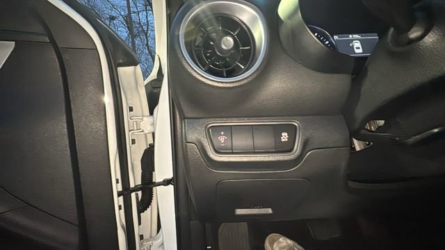 Used 2024 Kia Forte LXS image 13