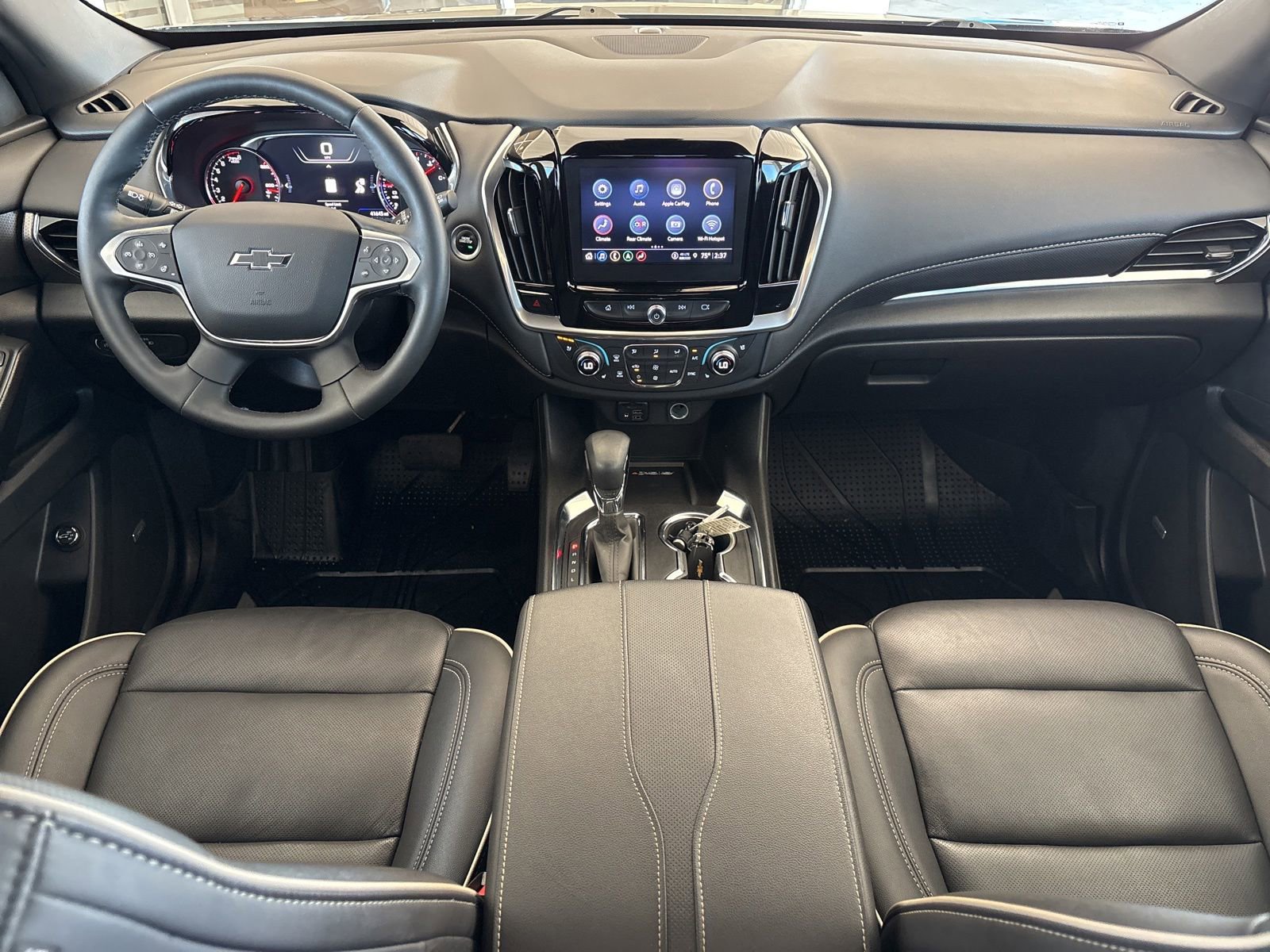 Used 2023 Chevrolet Traverse Premier w/ Redline Edition FWD image 27