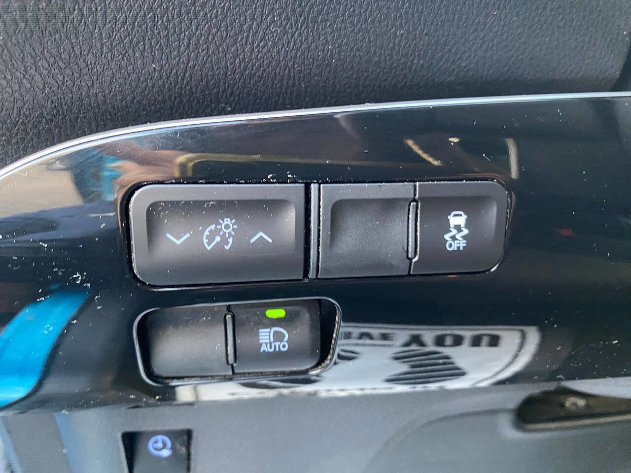 Used 2017 Toyota Prius Prime Plus image 21