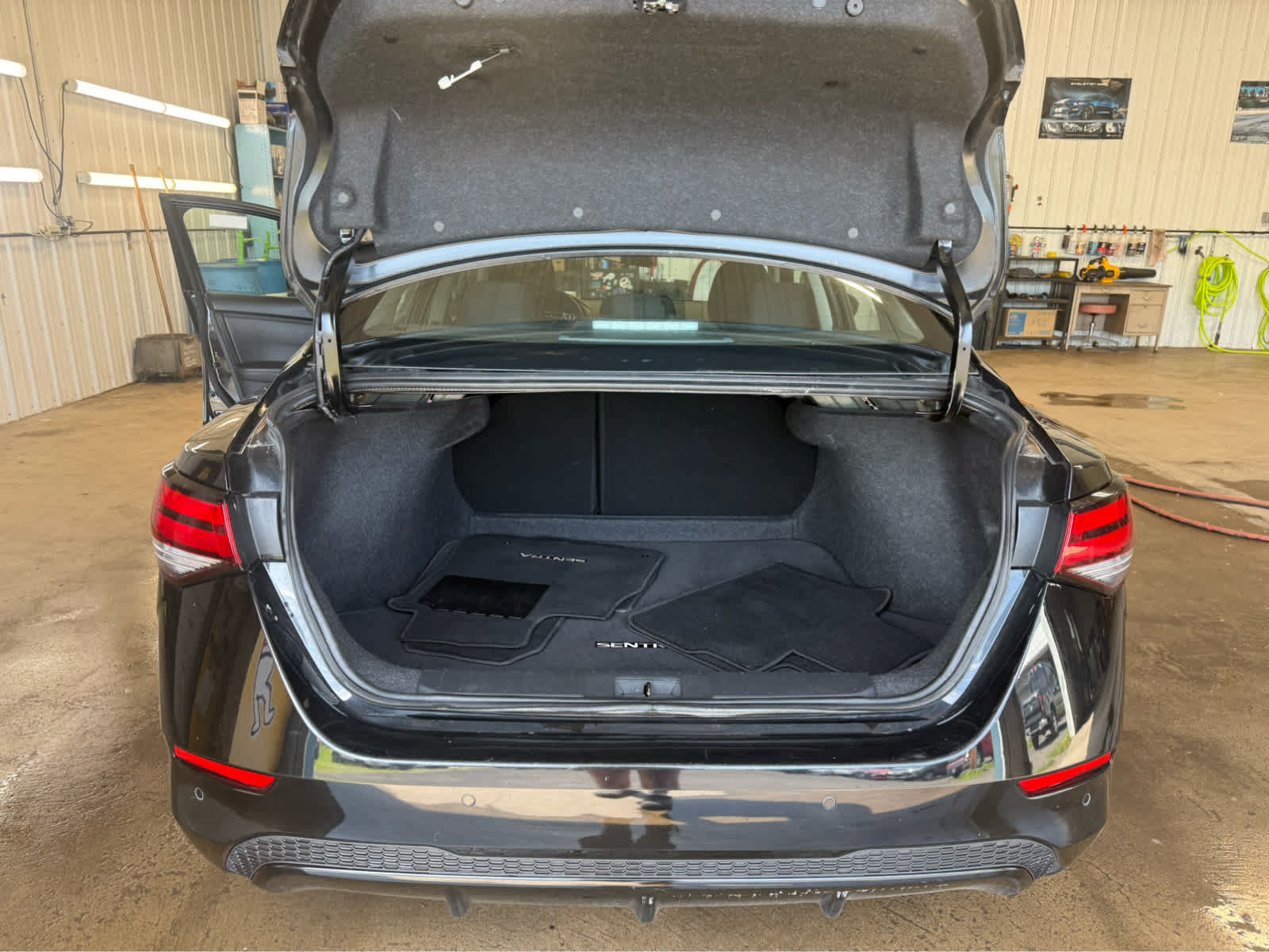 Used 2024 Nissan Sentra SV FWD image 15