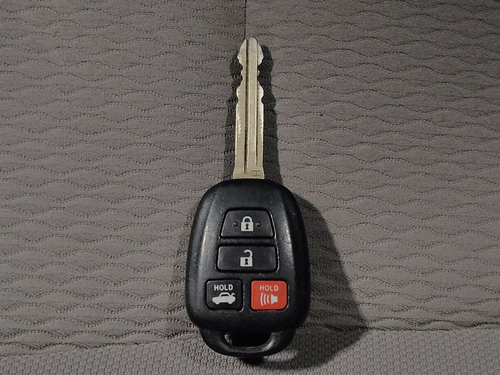 Used 2015 Toyota Corolla LE FWD image 32