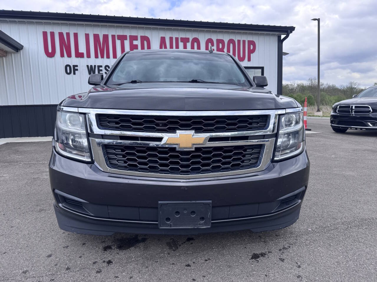 Used 2018 Chevrolet Suburban LT AWD/4WD image 3