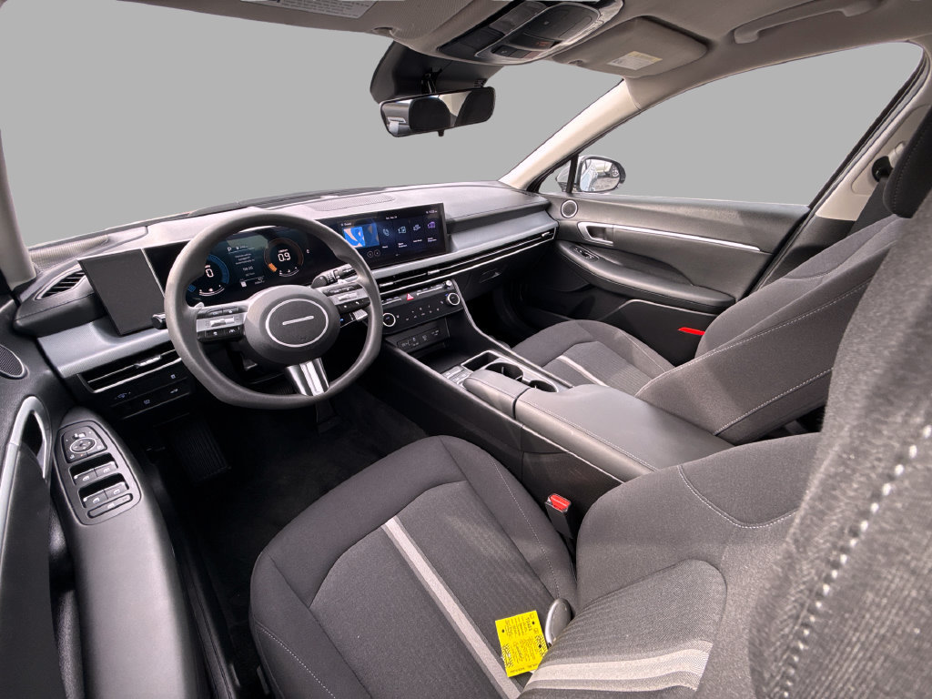 Used 2025 Hyundai Sonata SEL FWD image 13