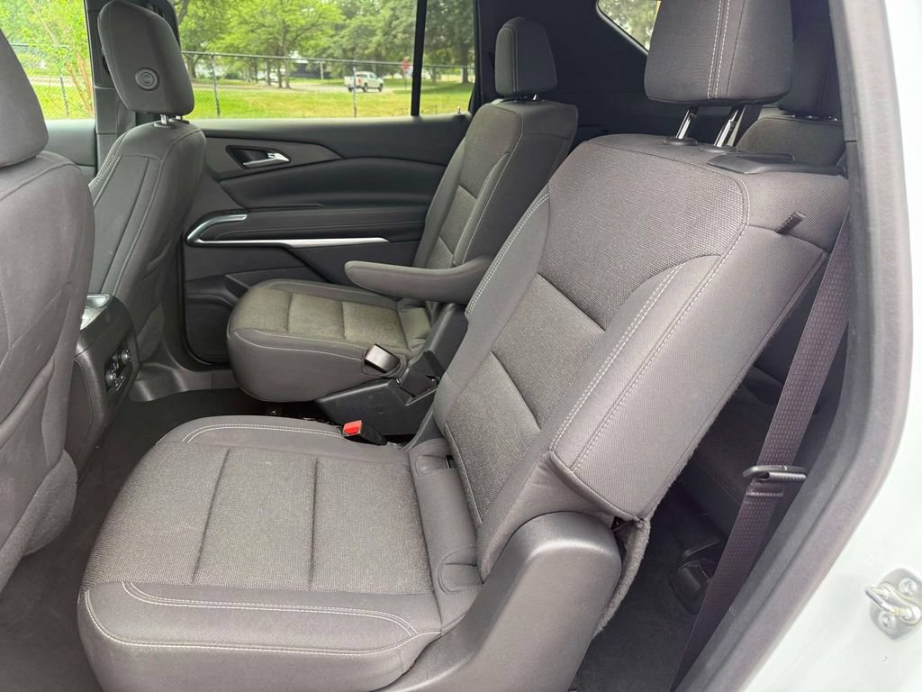 Used 2024 Chevrolet Traverse LT FWD image 14