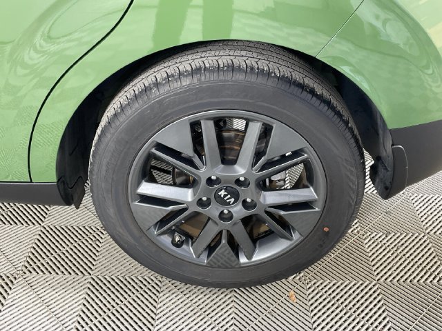 Used 2020 Kia Soul EX FWD image 19