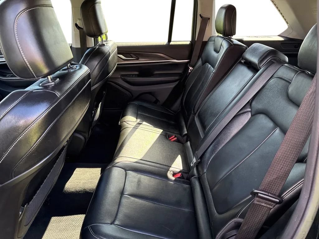 Used 2023 Jeep Grand Cherokee Limited AWD/4WD image 28
