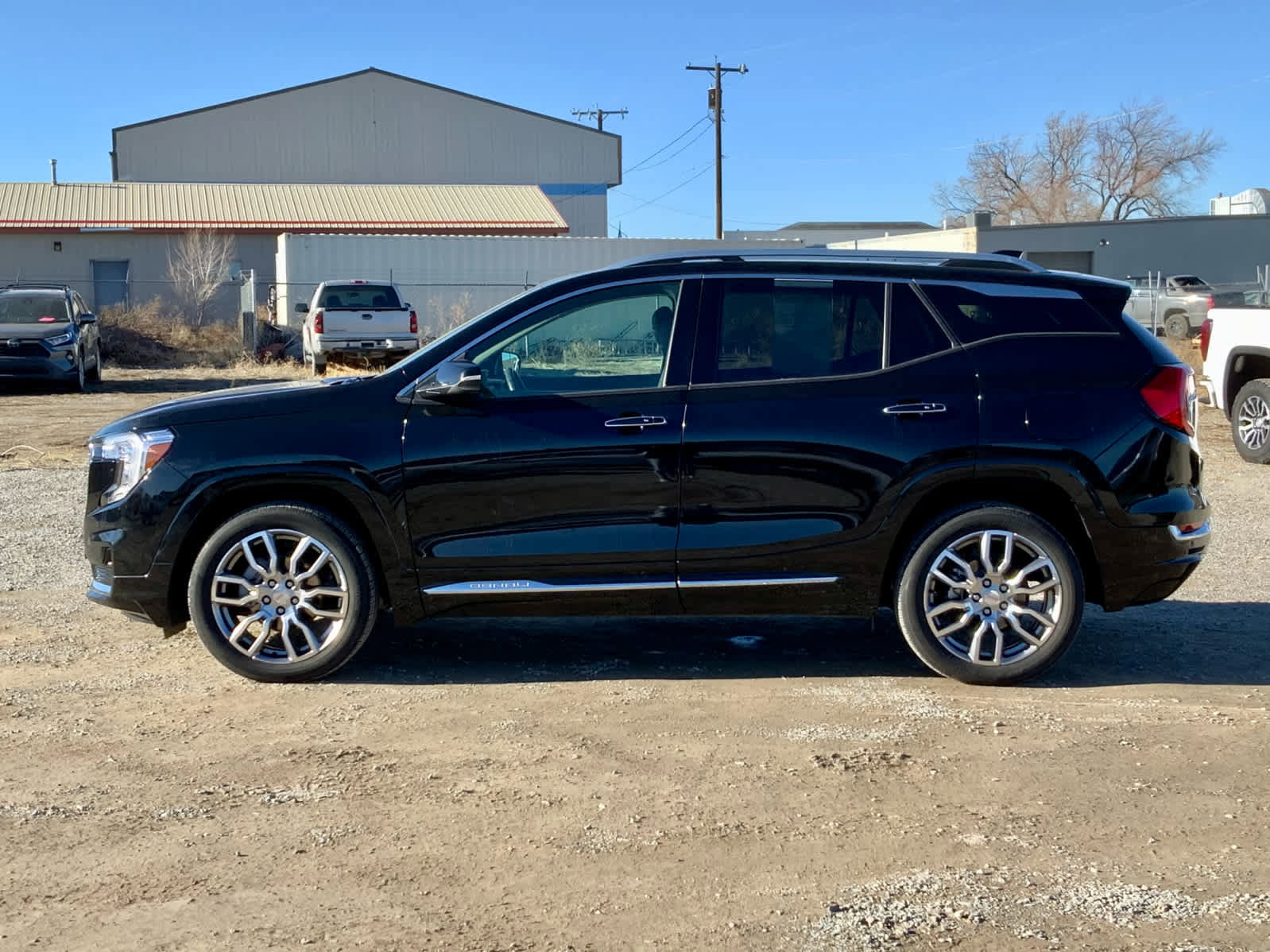 Used 2022 GMC Terrain Denali image 2