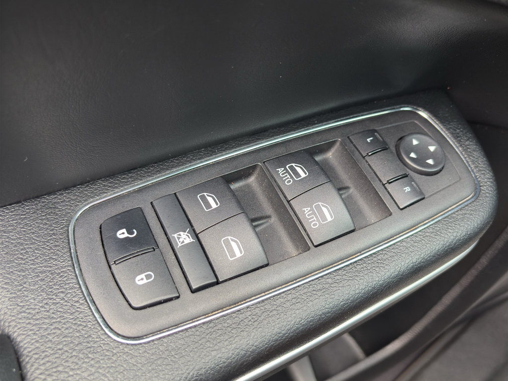 Used 2023 Chrysler 300 S RWD image 21