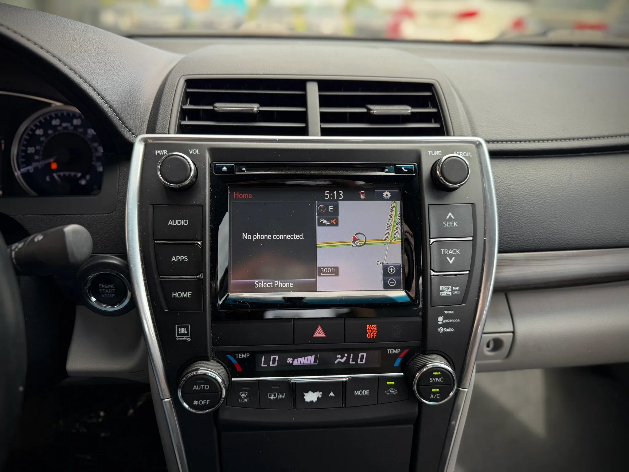 Used 2015 Toyota Camry XLE FWD image 13