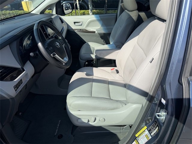 Used 2016 Toyota Sienna XLE w/ XLE Navigation Package image 22