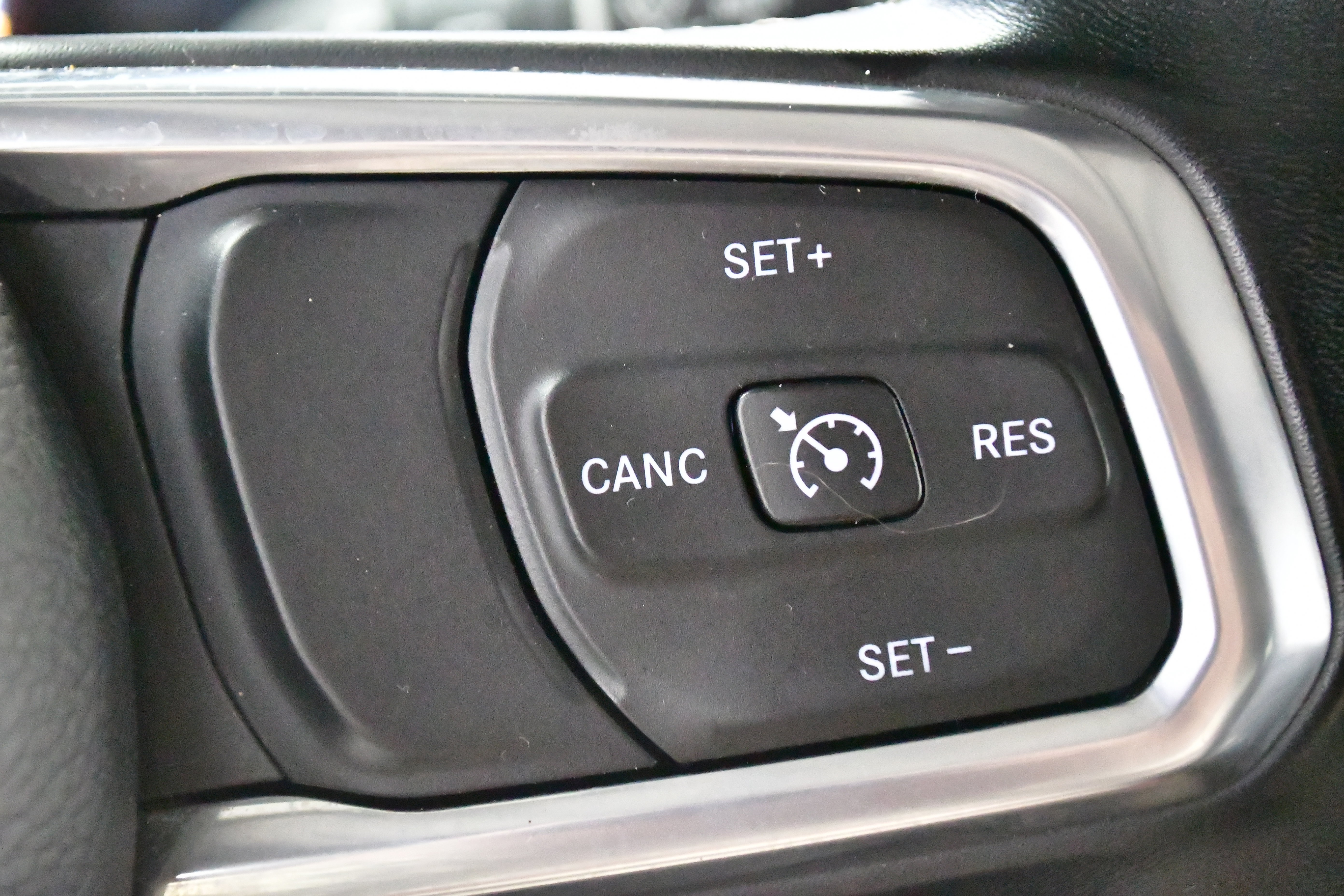 Used 2022 Jeep Wrangler Unlimited Sahara image 37