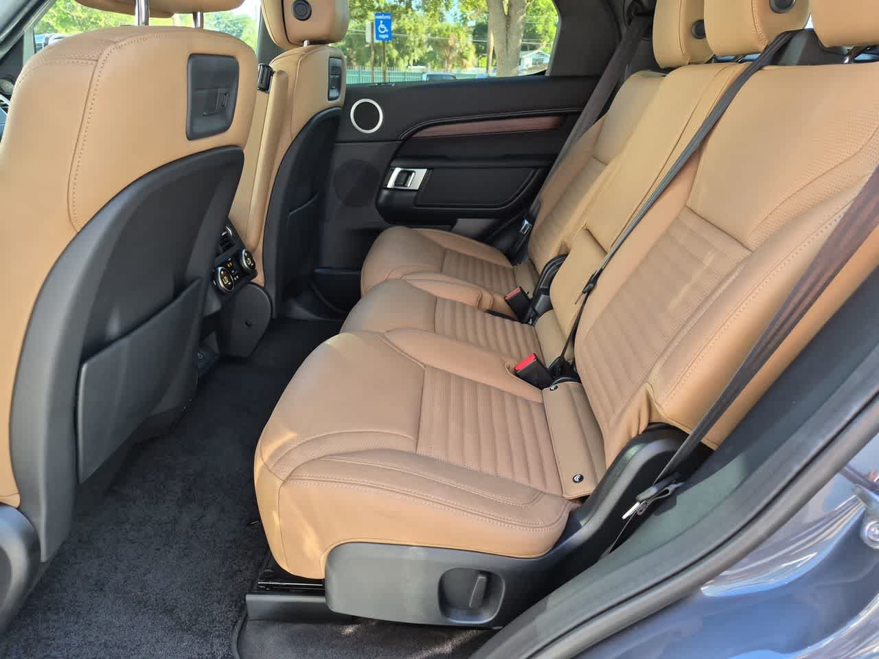 Certified 2025 Land Rover Discovery Dynamic SE AWD/4WD image 20