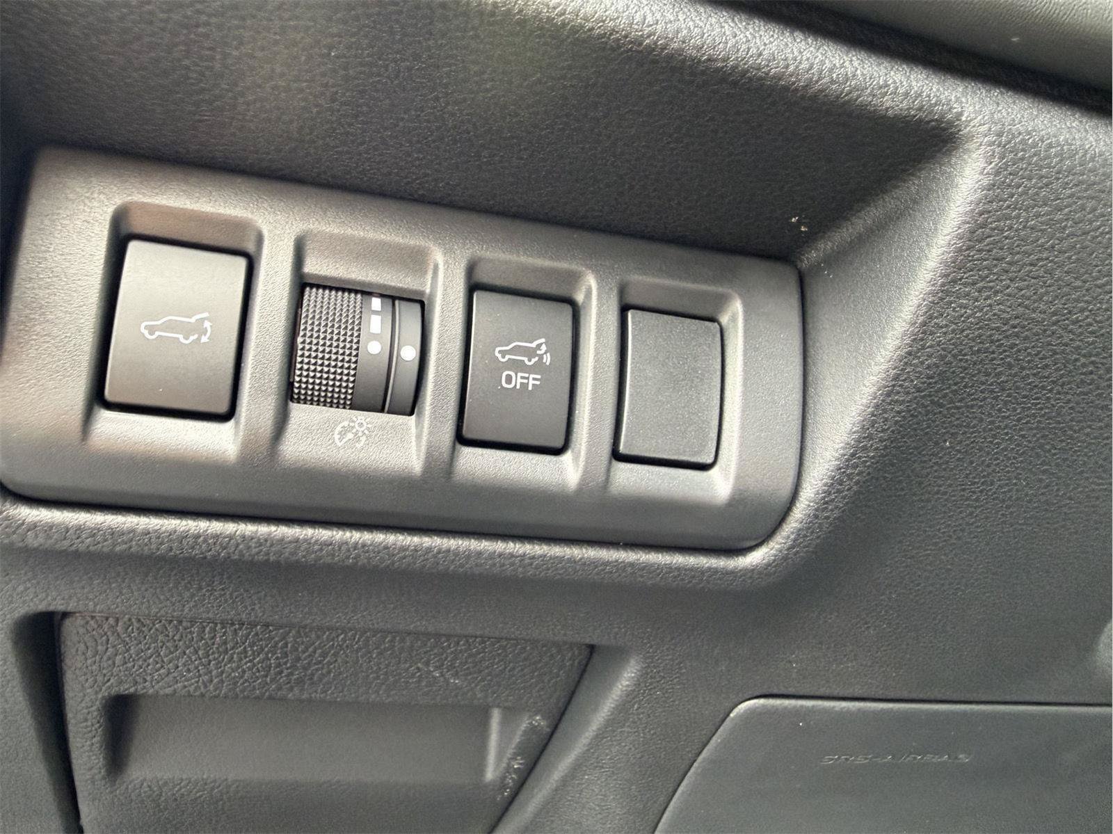 Used 2025 Subaru Outback Limited AWD/4WD image 16