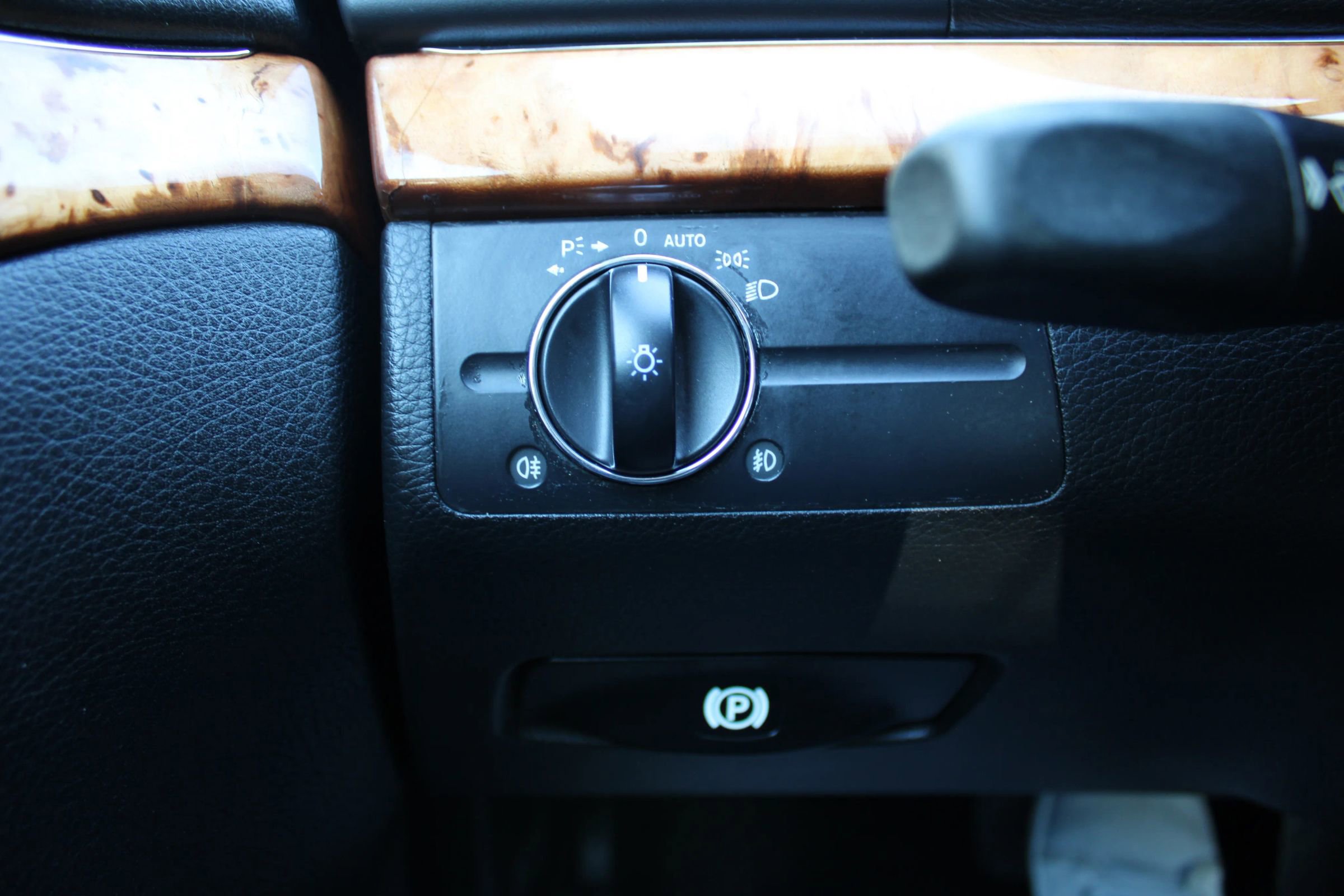 Used 2008 Mercedes-Benz E 350 4MATIC Sedan image 26