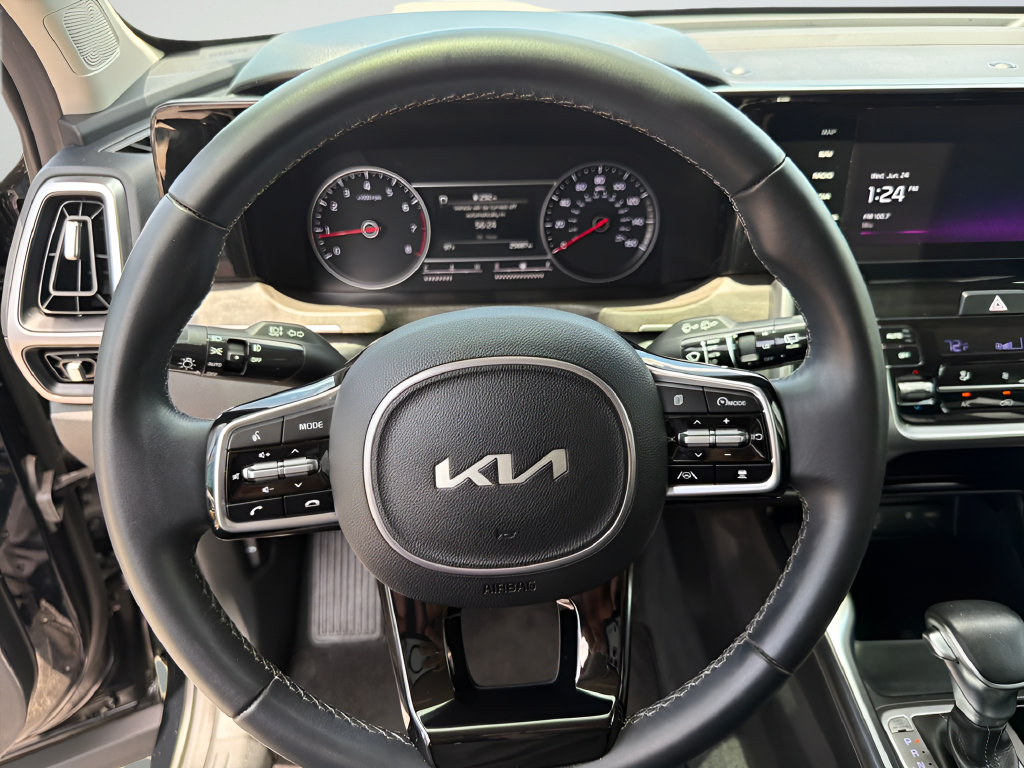 Used 2023 Kia Sorento EX FWD image 32