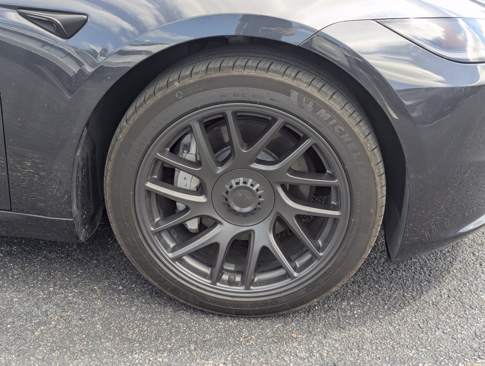 Used 2024 Tesla Model 3 Standard Range RWD image 9