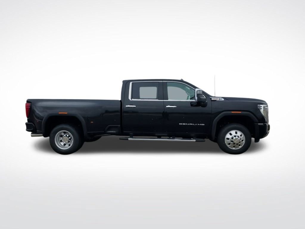 New 2025 GMC Sierra 3500 Denali w/ Denali Reserve Package image 10