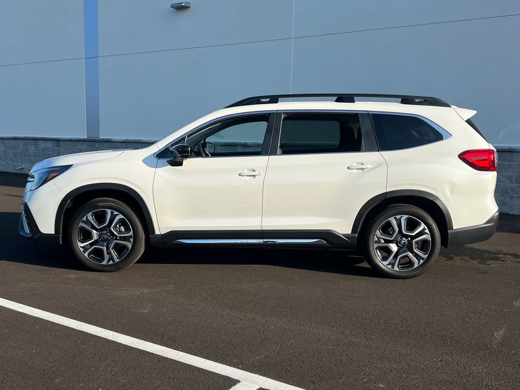 Used 2025 Subaru Ascent Limited AWD/4WD image 4