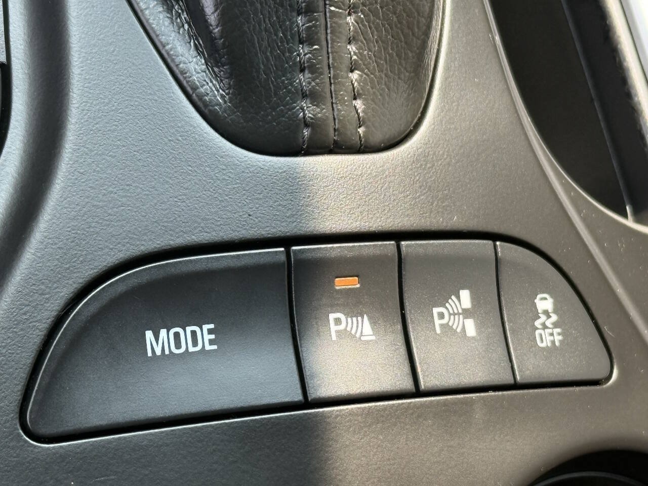 Used 2018 Chevrolet Volt Premier w/ Driver Confidence Package FWD image 12