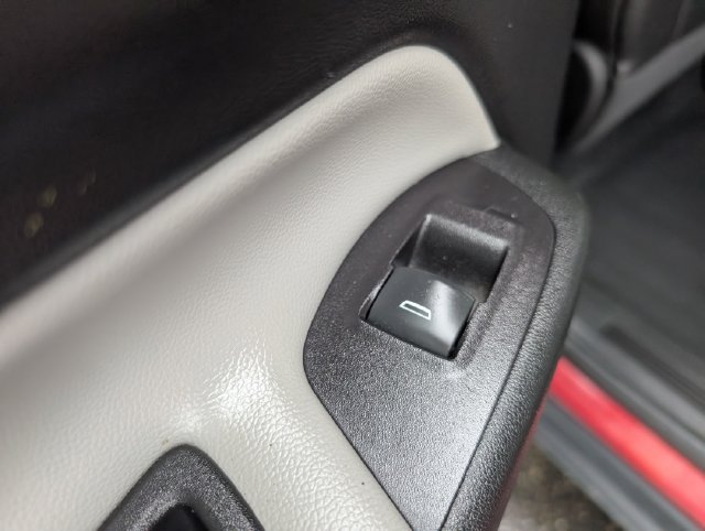 Used 2019 Chevrolet Equinox Premier AWD/4WD image 16