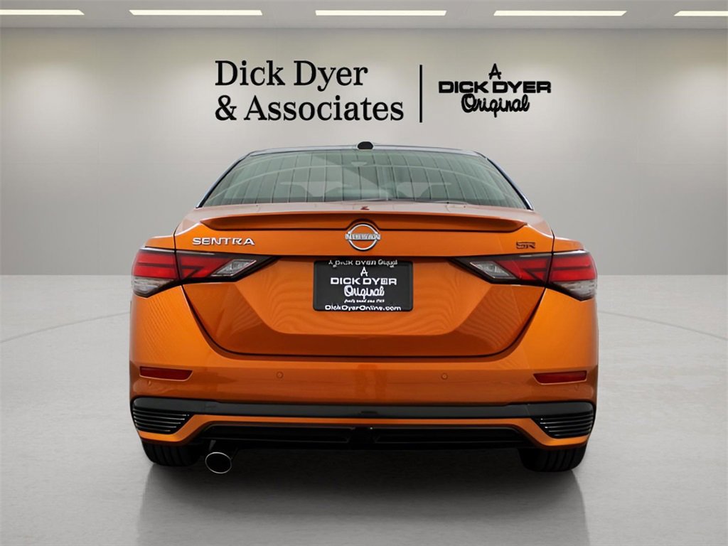 Used 2025 Nissan Sentra SR w/ SR Premium Package image 4