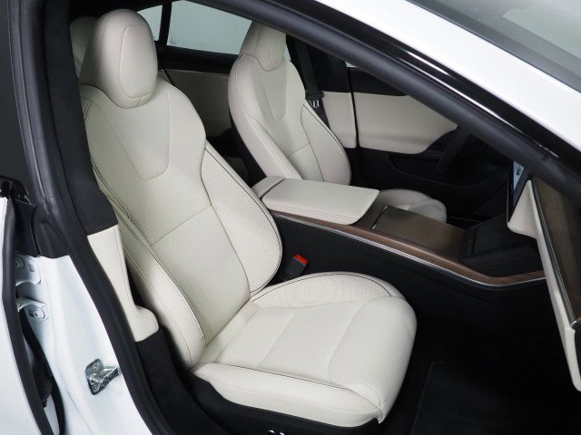 Used 2021 Tesla Model S Plaid image 2