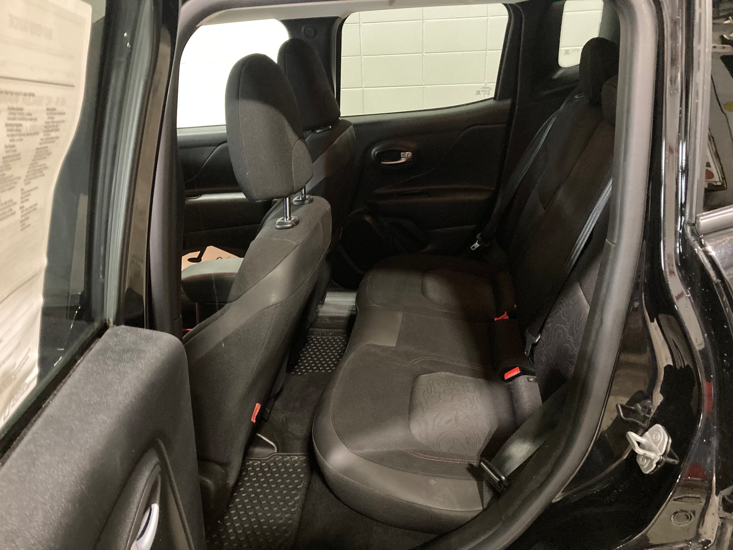 Used 2019 Jeep Renegade Trailhawk w/ Cold Weather Group II AWD/4WD image 15