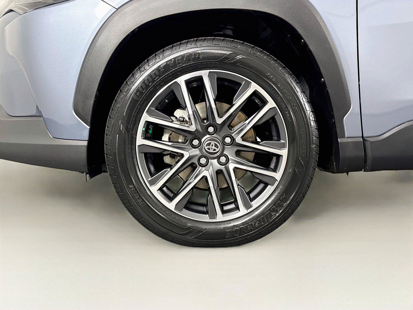 Used 2026 Toyota Corolla Cross XLE w/ Convenience Package FWD image 47