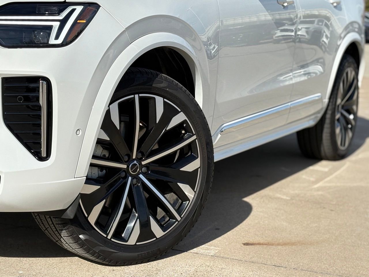 New 2026 Volvo XC90 B6 Ultra w/ Protection Package AWD/4WD image 7
