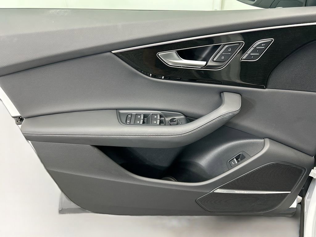 Certified 2025 Audi Q8 Premium Plus w/ Premium Plus Package image 23