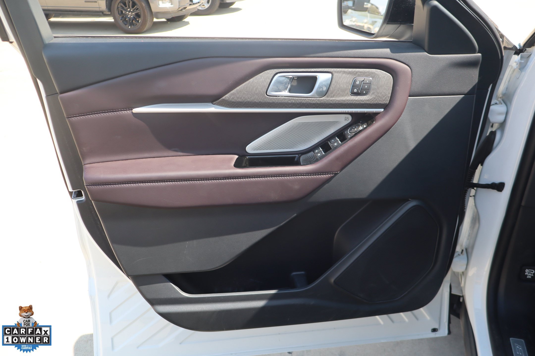 Certified 2025 Ford Explorer Platinum RWD image 13